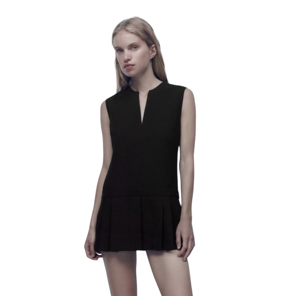 Zara Elegant Black mini sleeveless v neck Dress boxed pleat hem size small